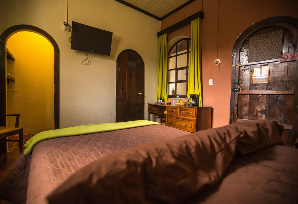 Hotel Modelo 克萨尔特南戈 外观 照片